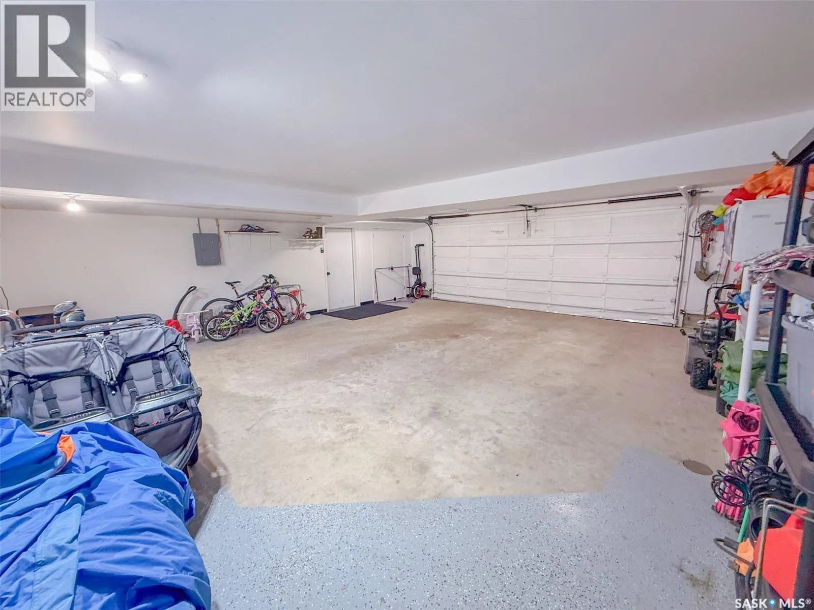 1660 Hillcrest DRIVE