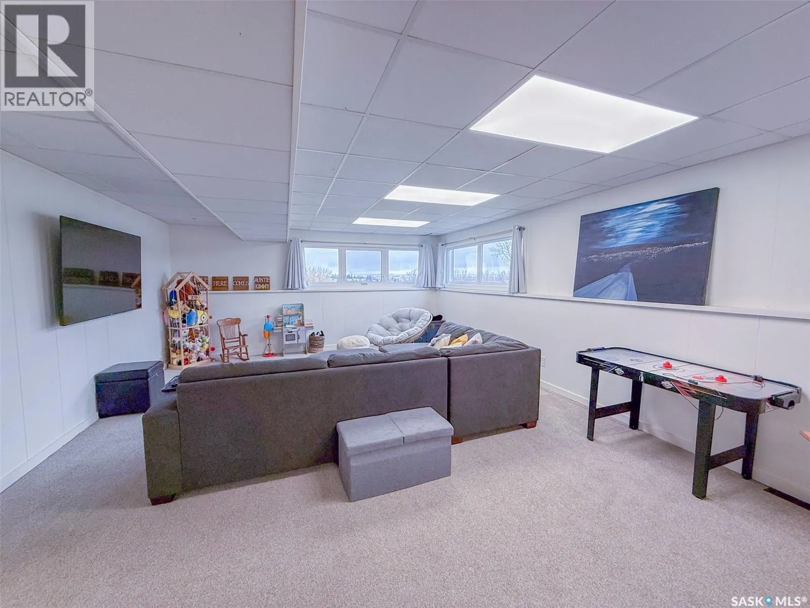 1660 Hillcrest DRIVE