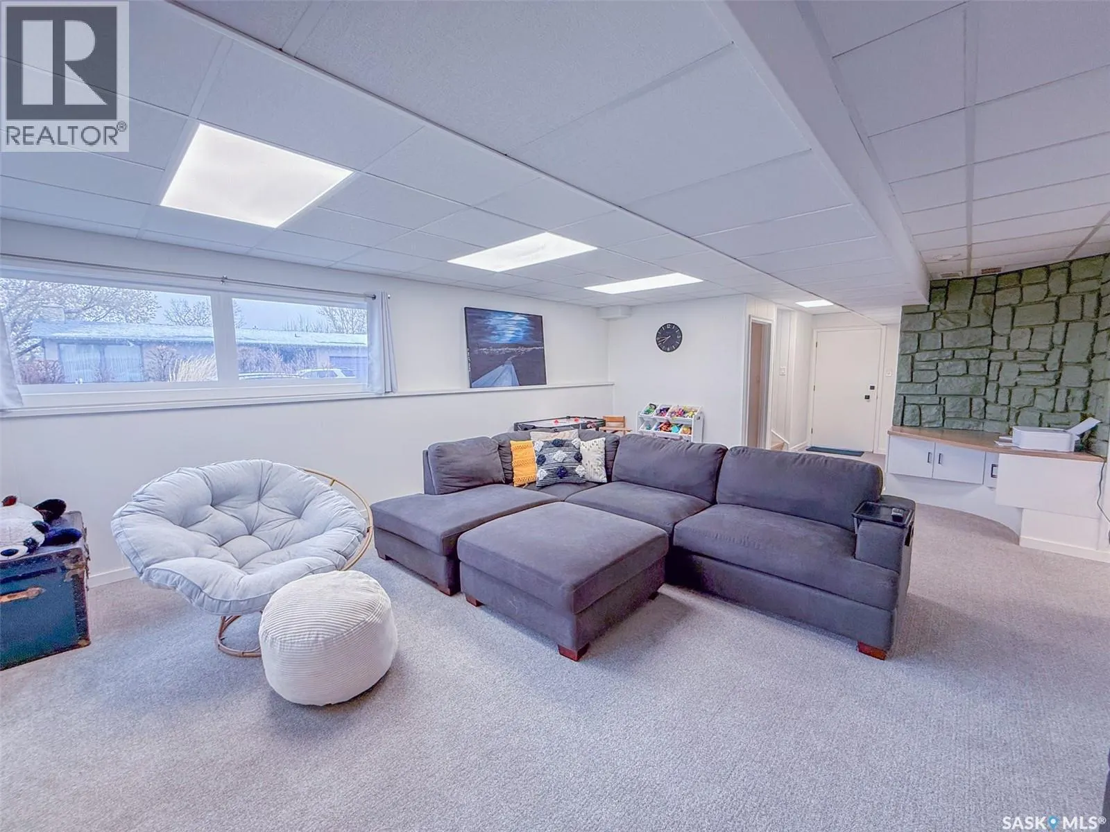 1660 Hillcrest DRIVE