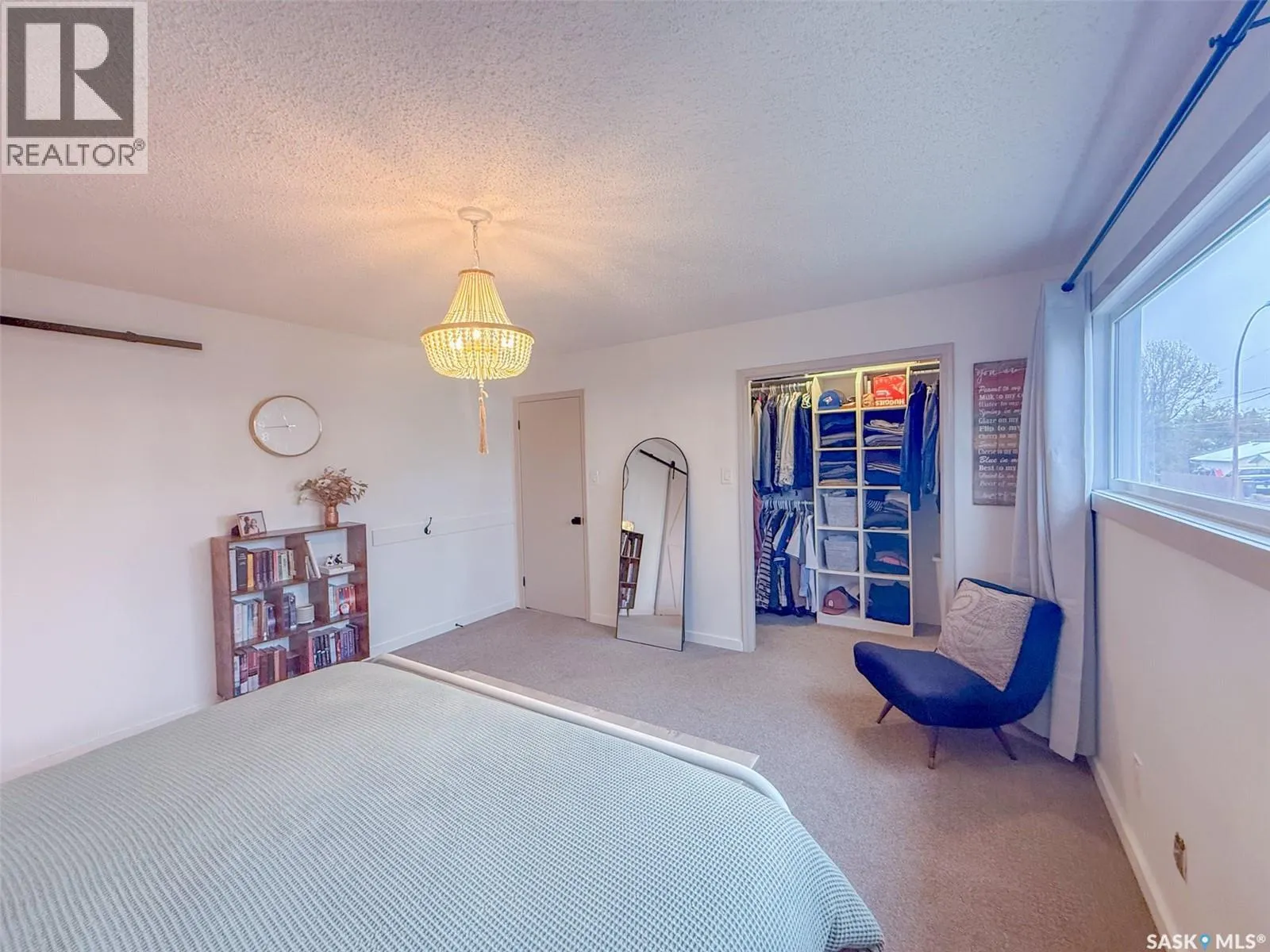 1660 Hillcrest DRIVE