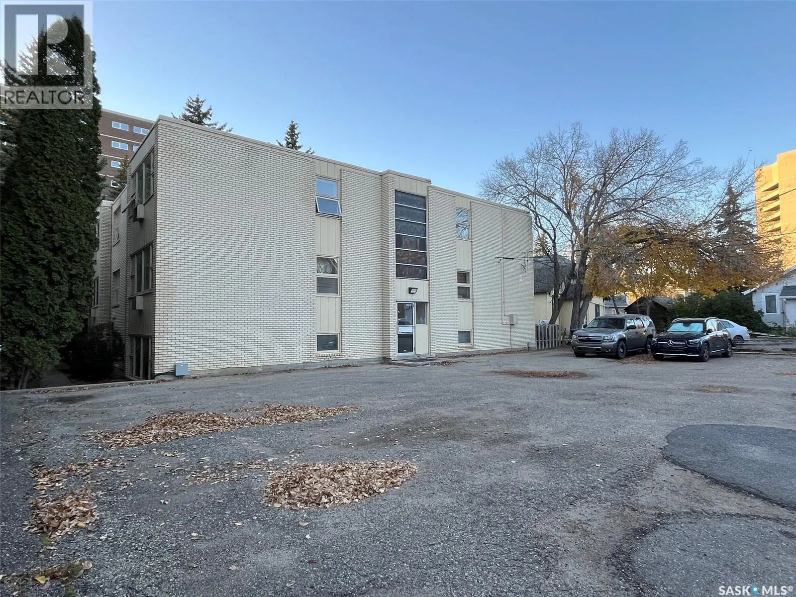 2223 McIntyre STREET