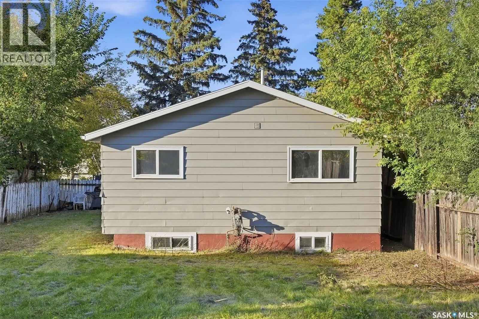 3817 Diefenbaker DRIVE