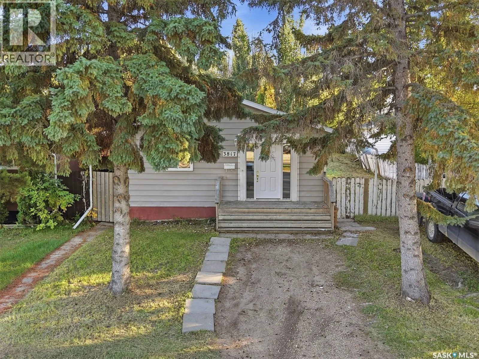 3817 Diefenbaker DRIVE