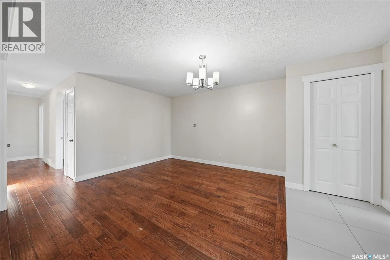 3817 Diefenbaker DRIVE