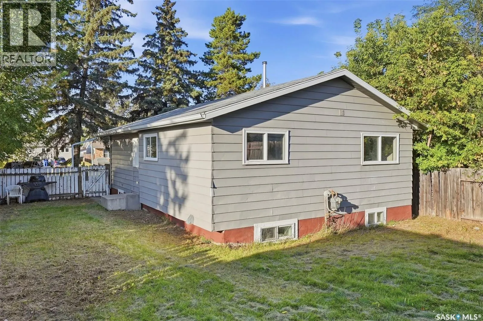 3817 Diefenbaker DRIVE