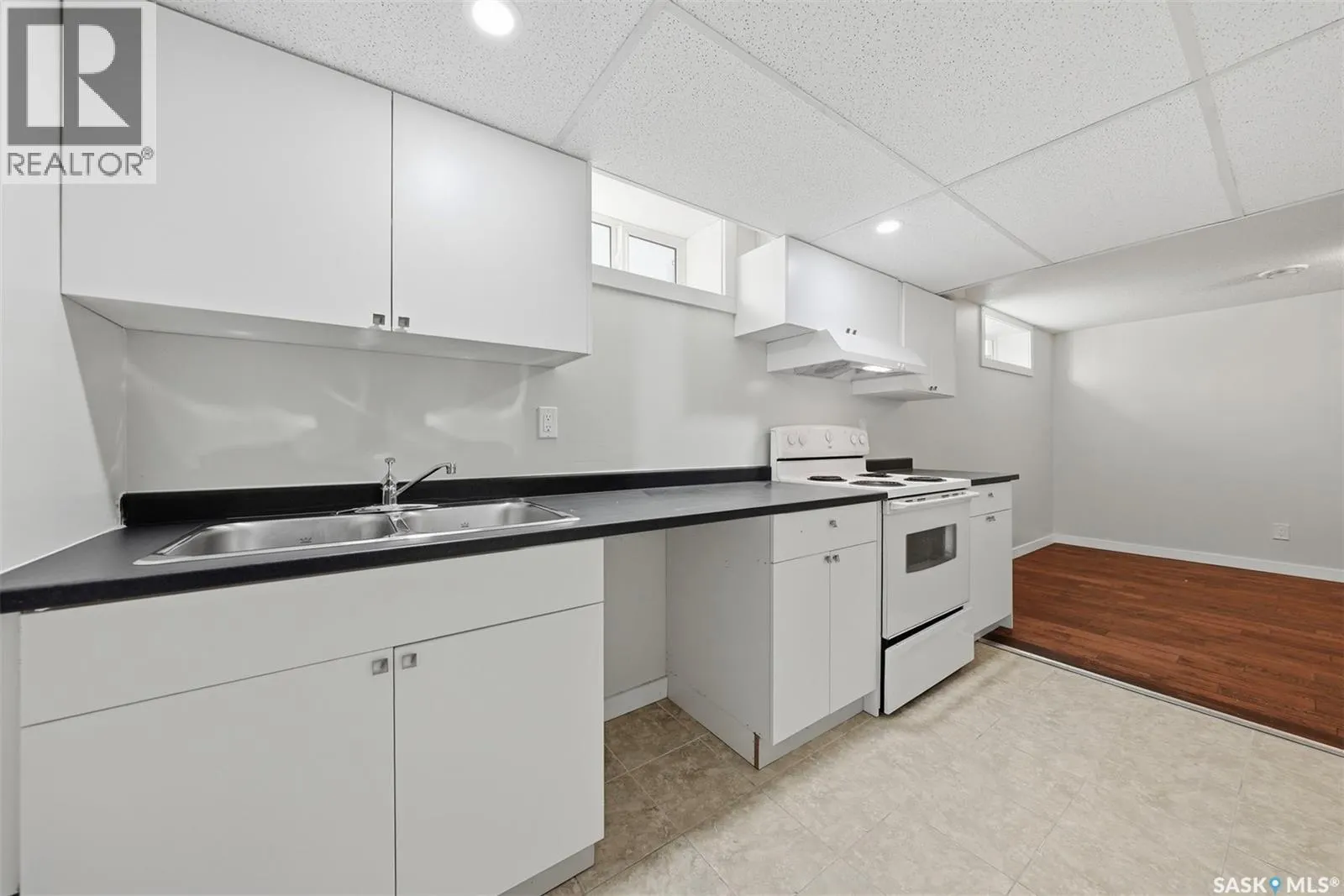 3817 Diefenbaker DRIVE