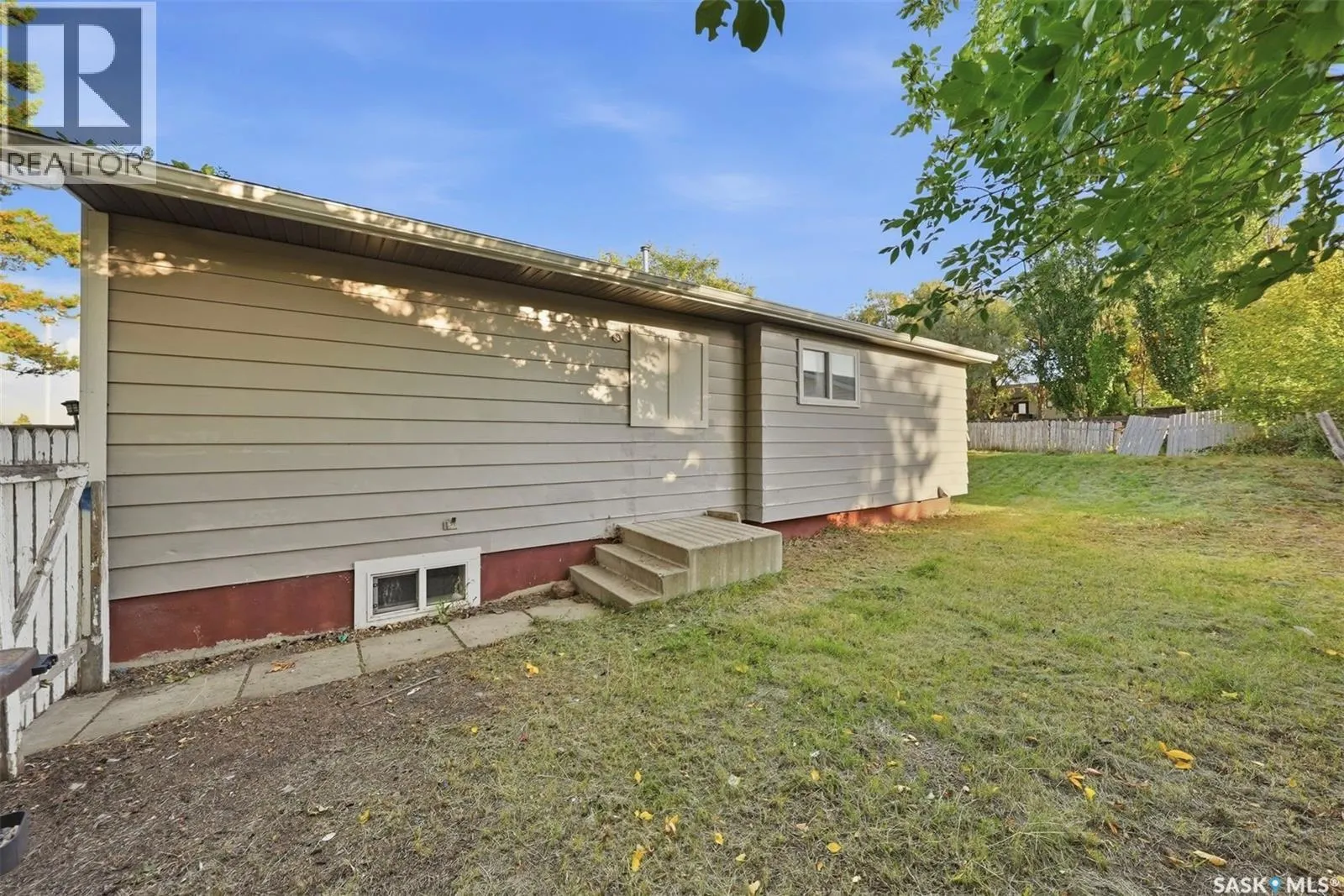 3817 Diefenbaker DRIVE