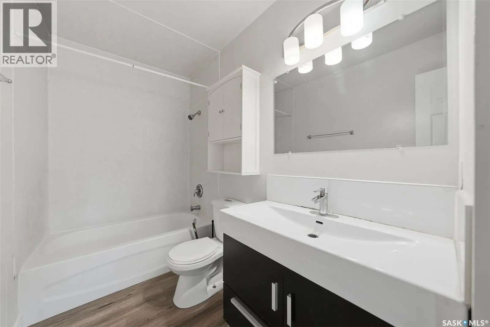 3817 Diefenbaker DRIVE