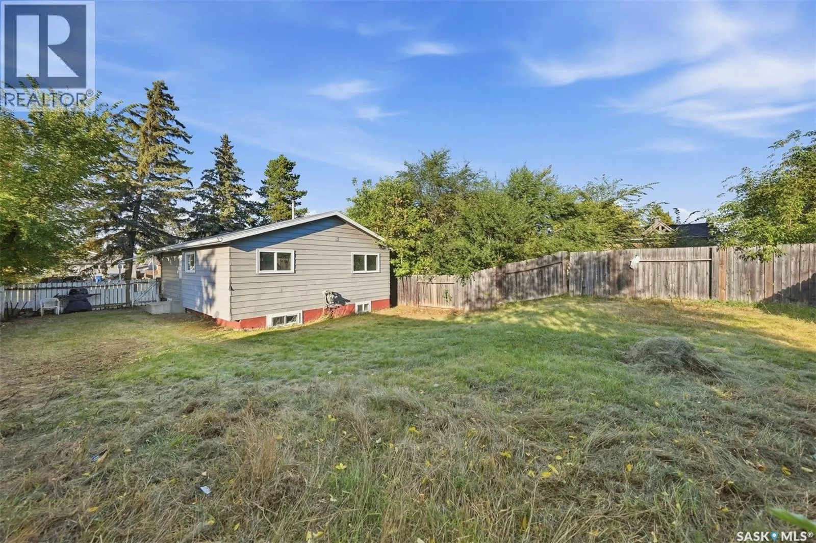 3817 Diefenbaker DRIVE