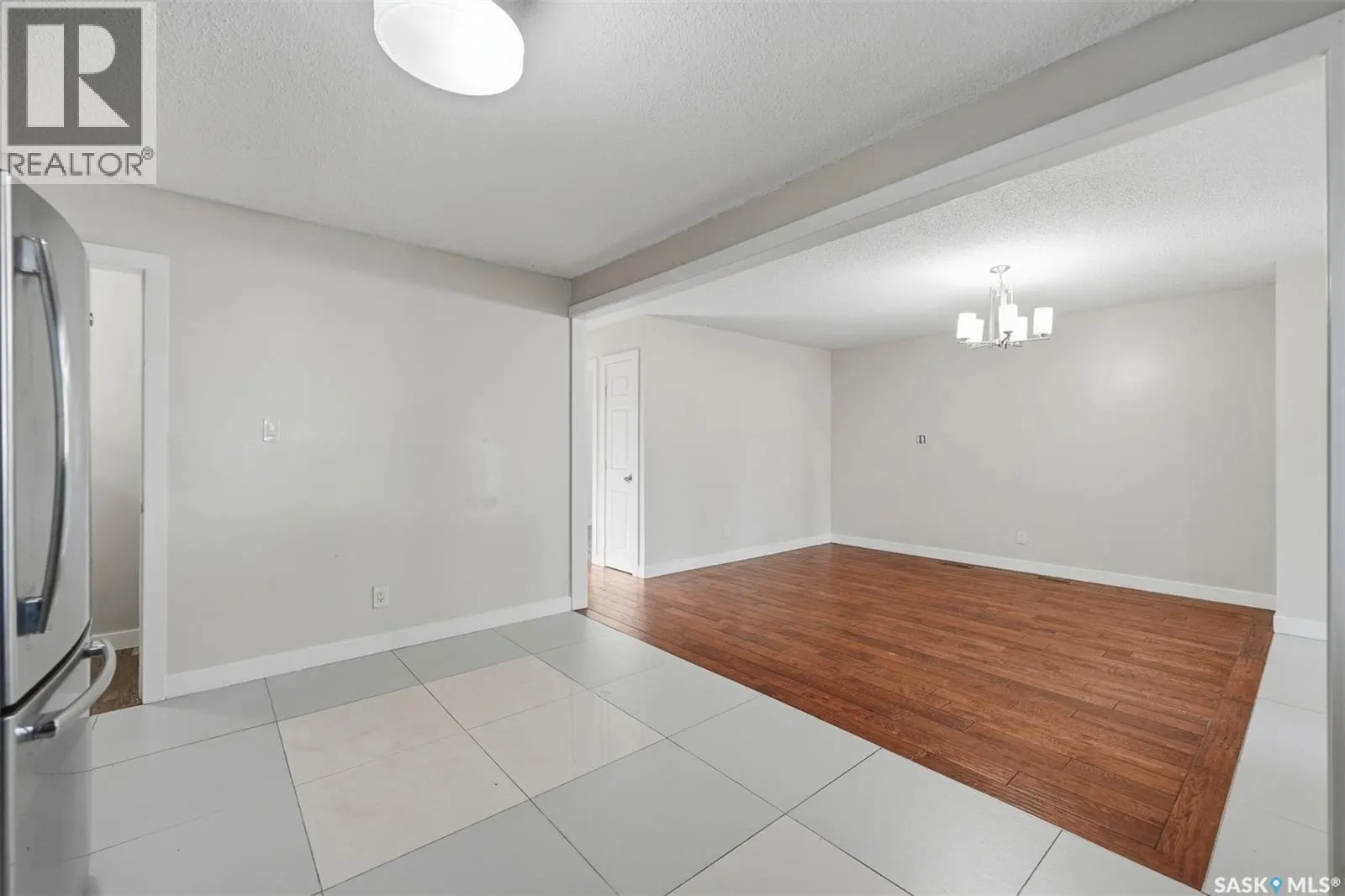 3817 Diefenbaker DRIVE
