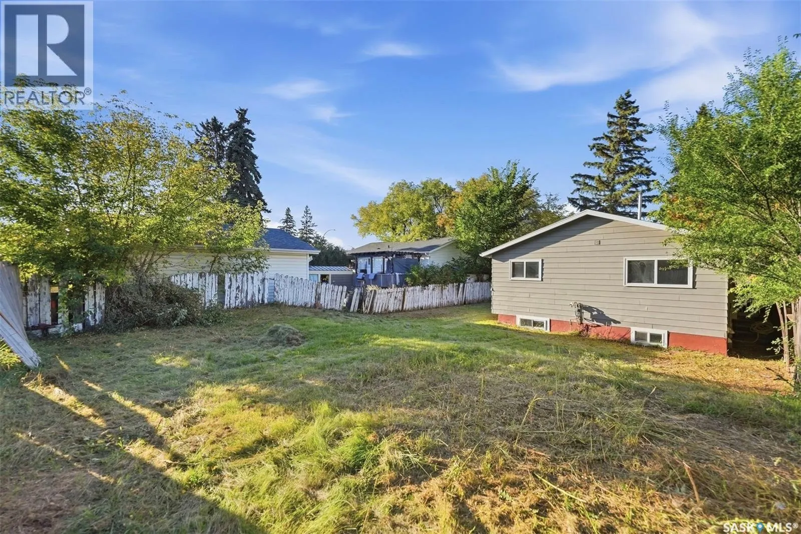 3817 Diefenbaker DRIVE