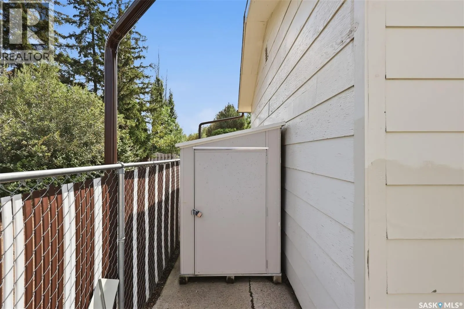 418 Laval CRESCENT