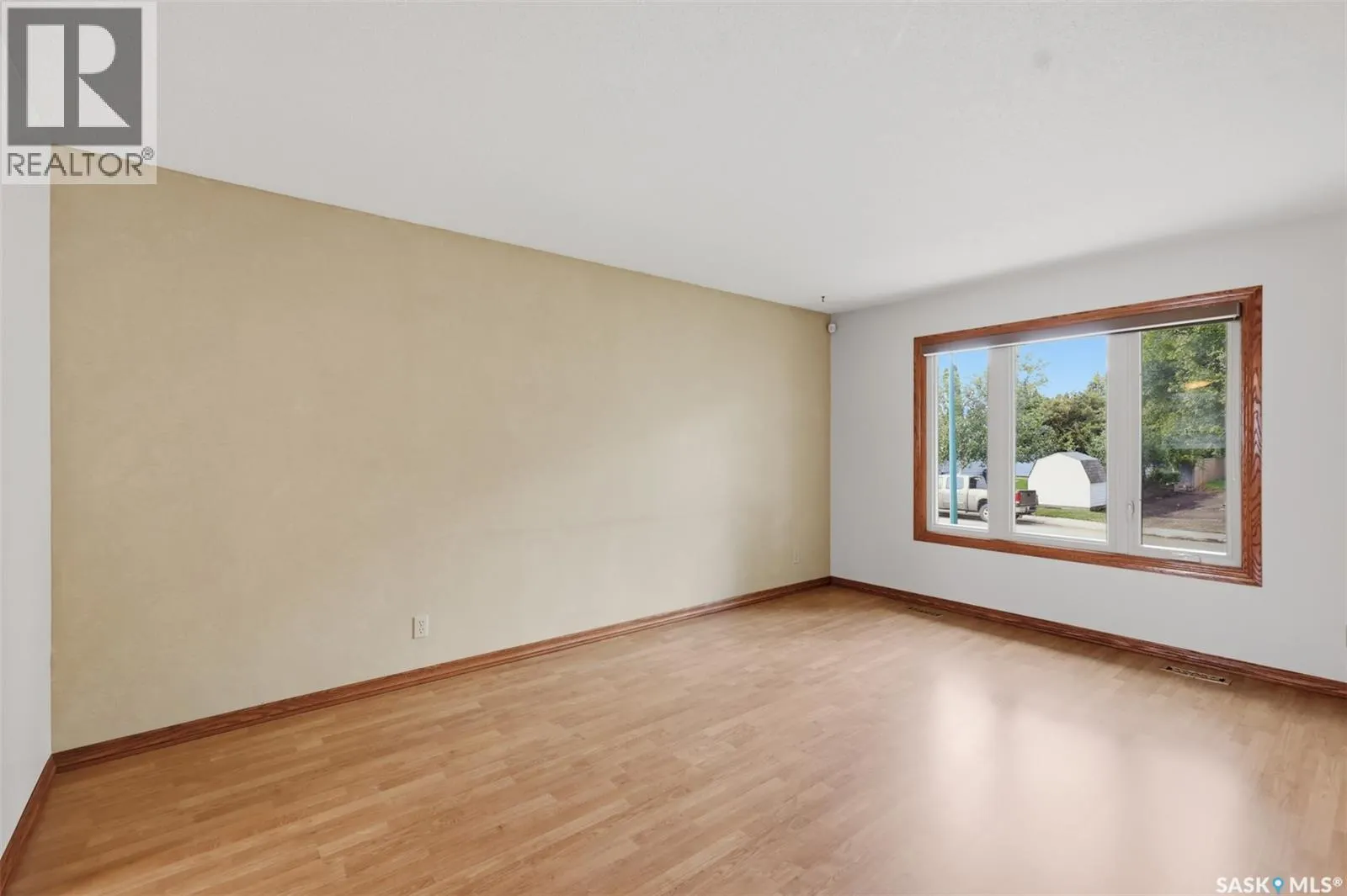 418 Laval CRESCENT
