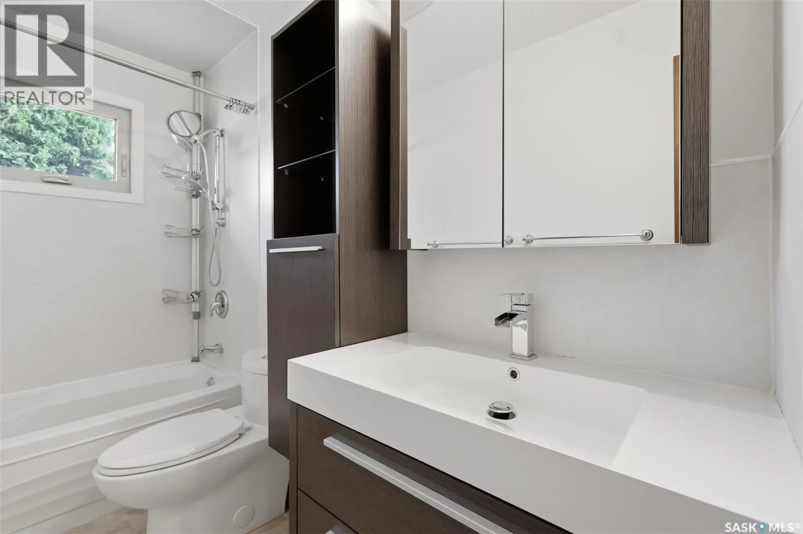 418 Laval CRESCENT