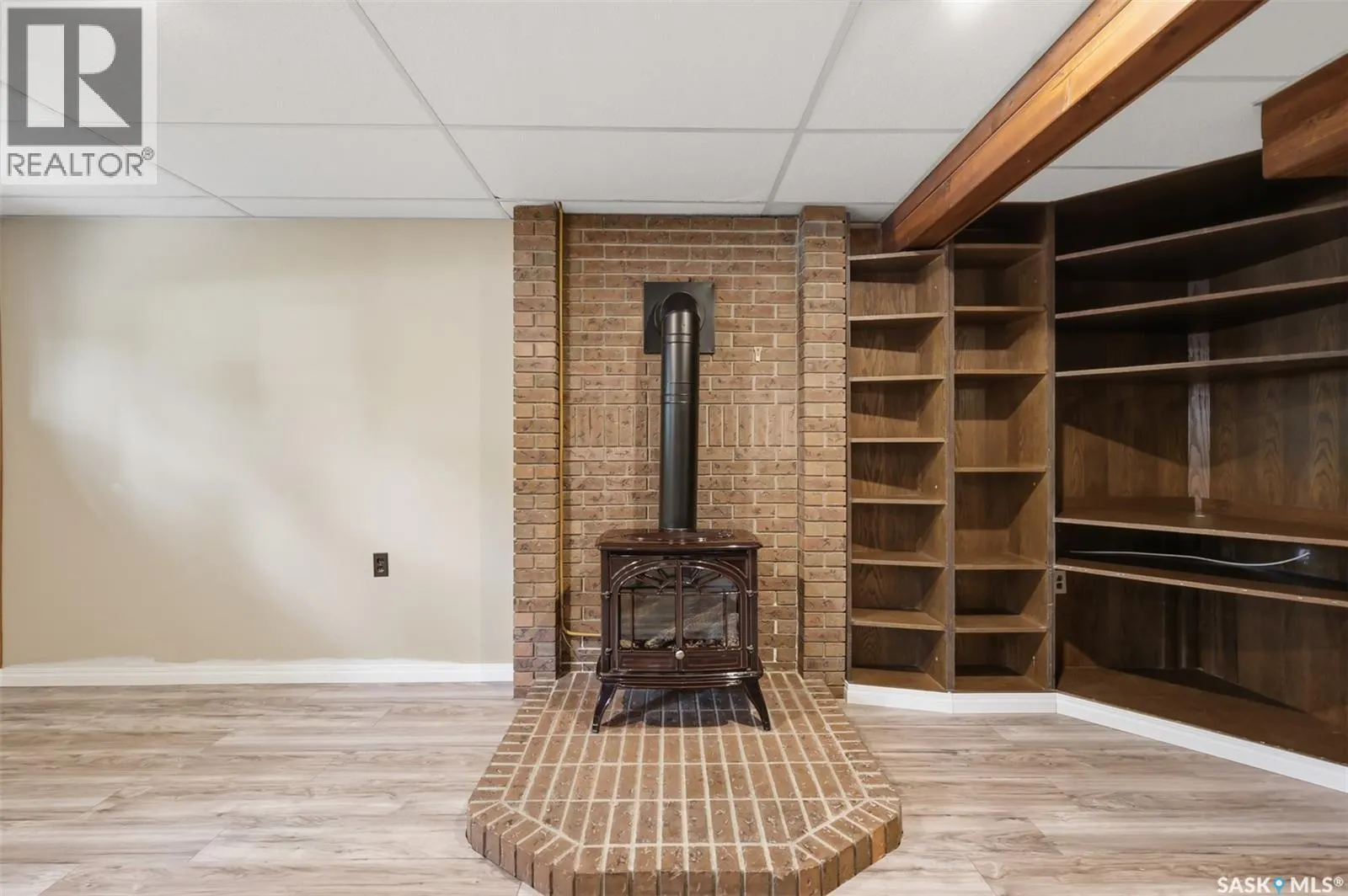 418 Laval CRESCENT