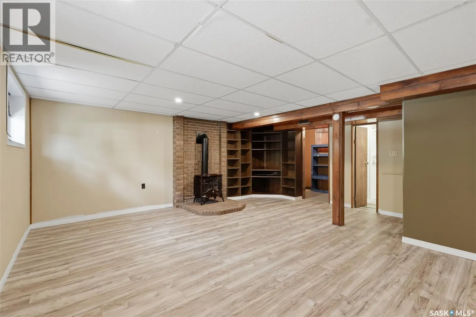 418 Laval CRESCENT
