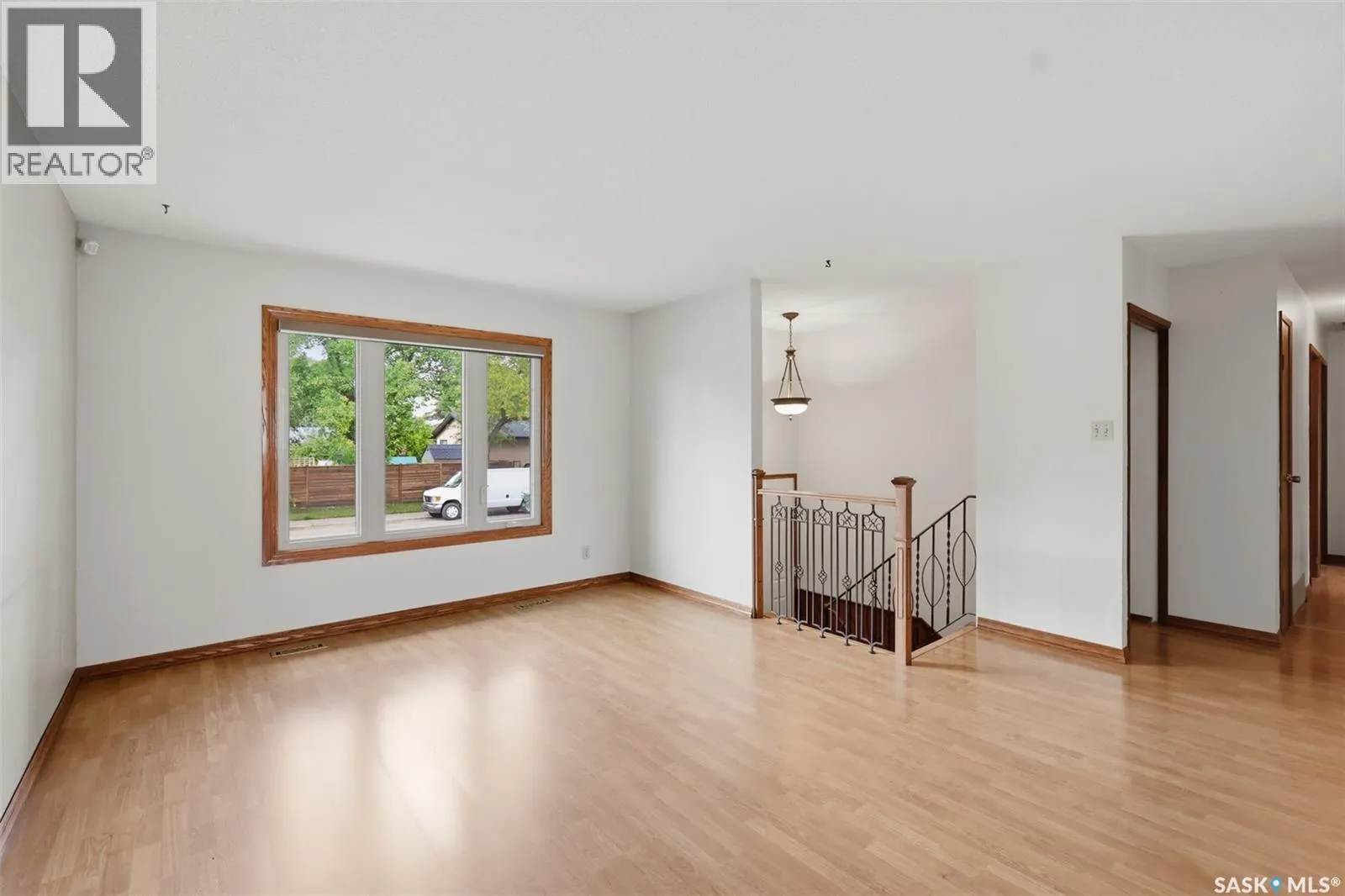 418 Laval CRESCENT