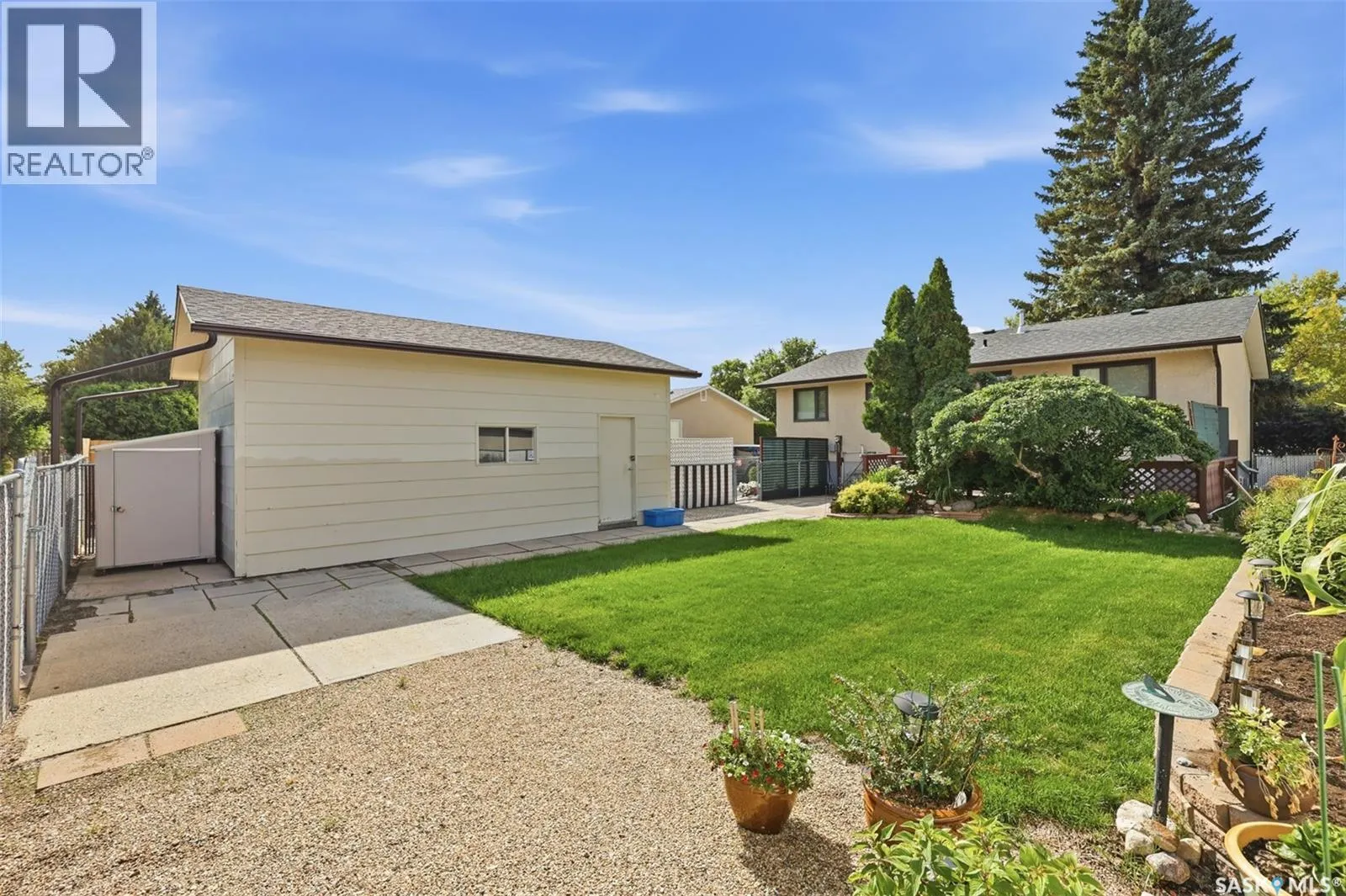 418 Laval CRESCENT