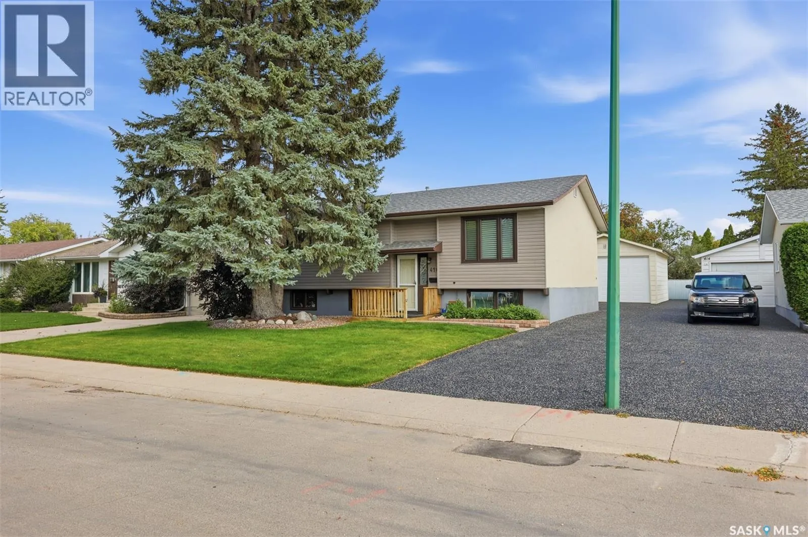 418 Laval CRESCENT