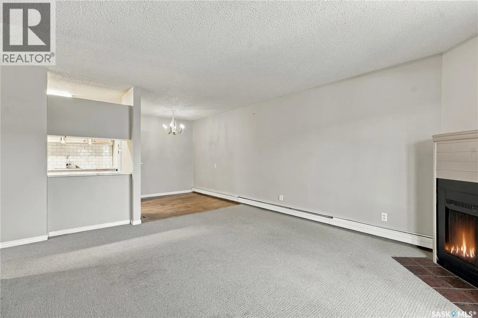 202B 4040 8th STREET E