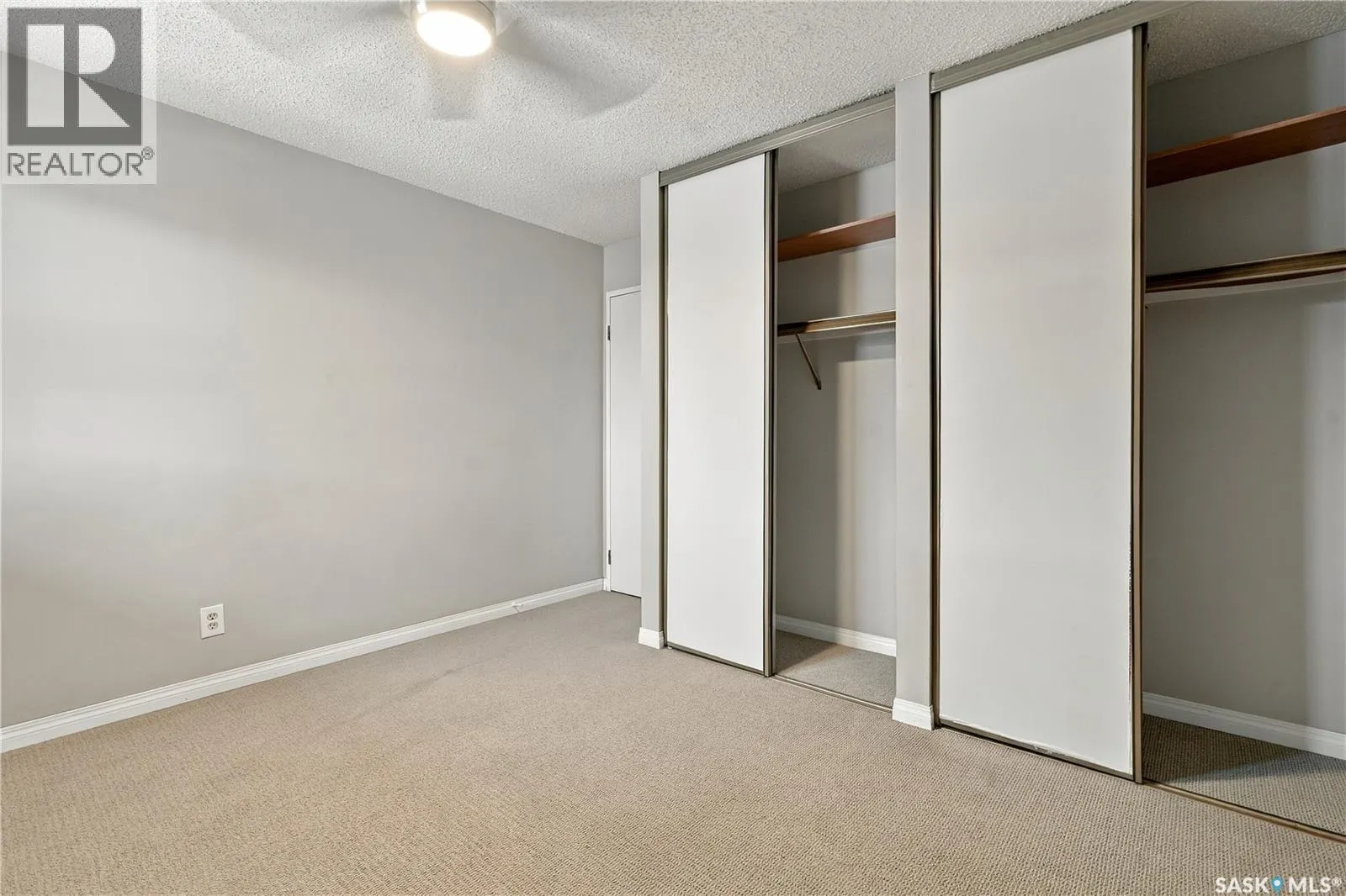 202B 4040 8th STREET E