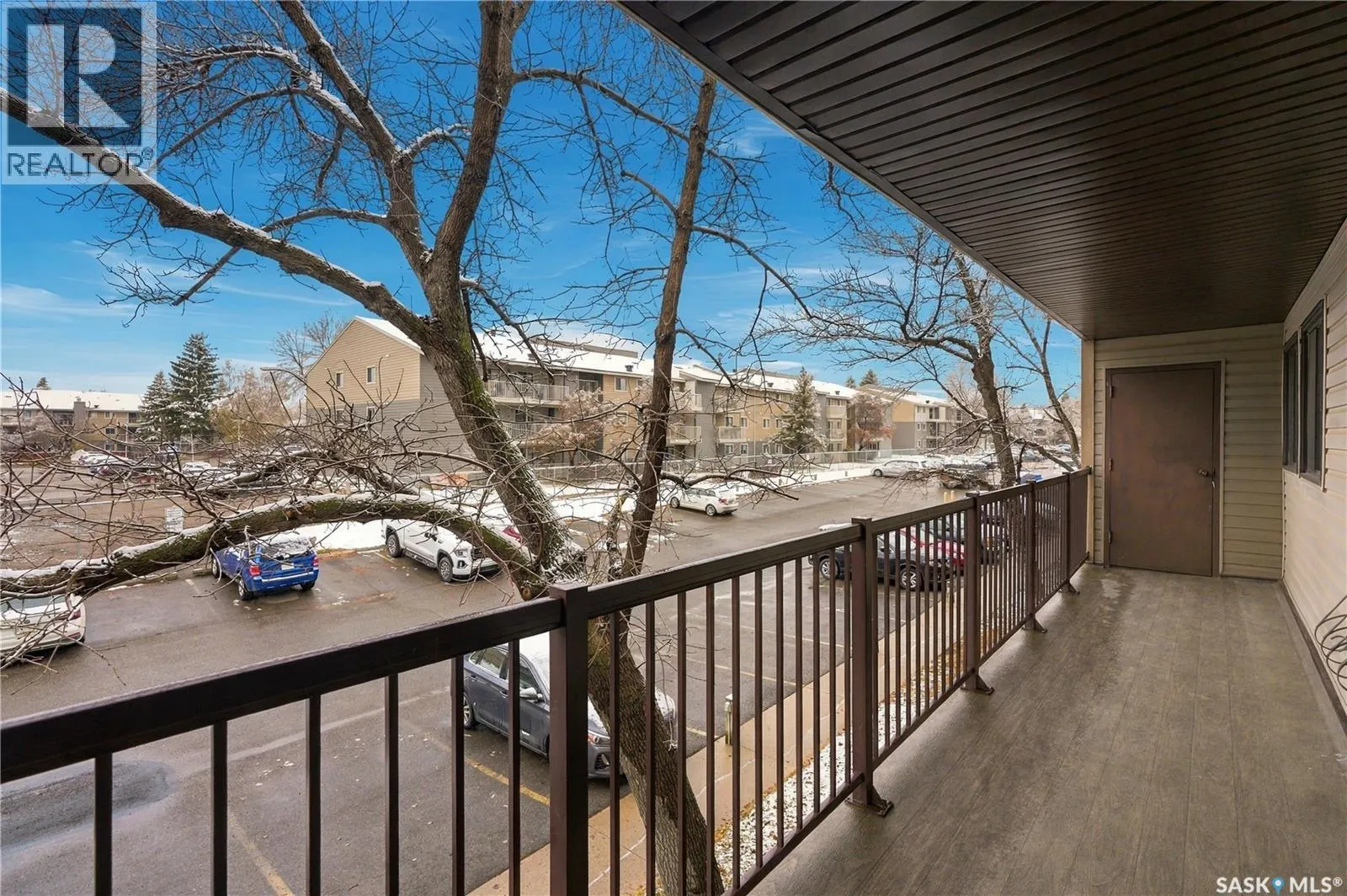202B 4040 8th STREET E