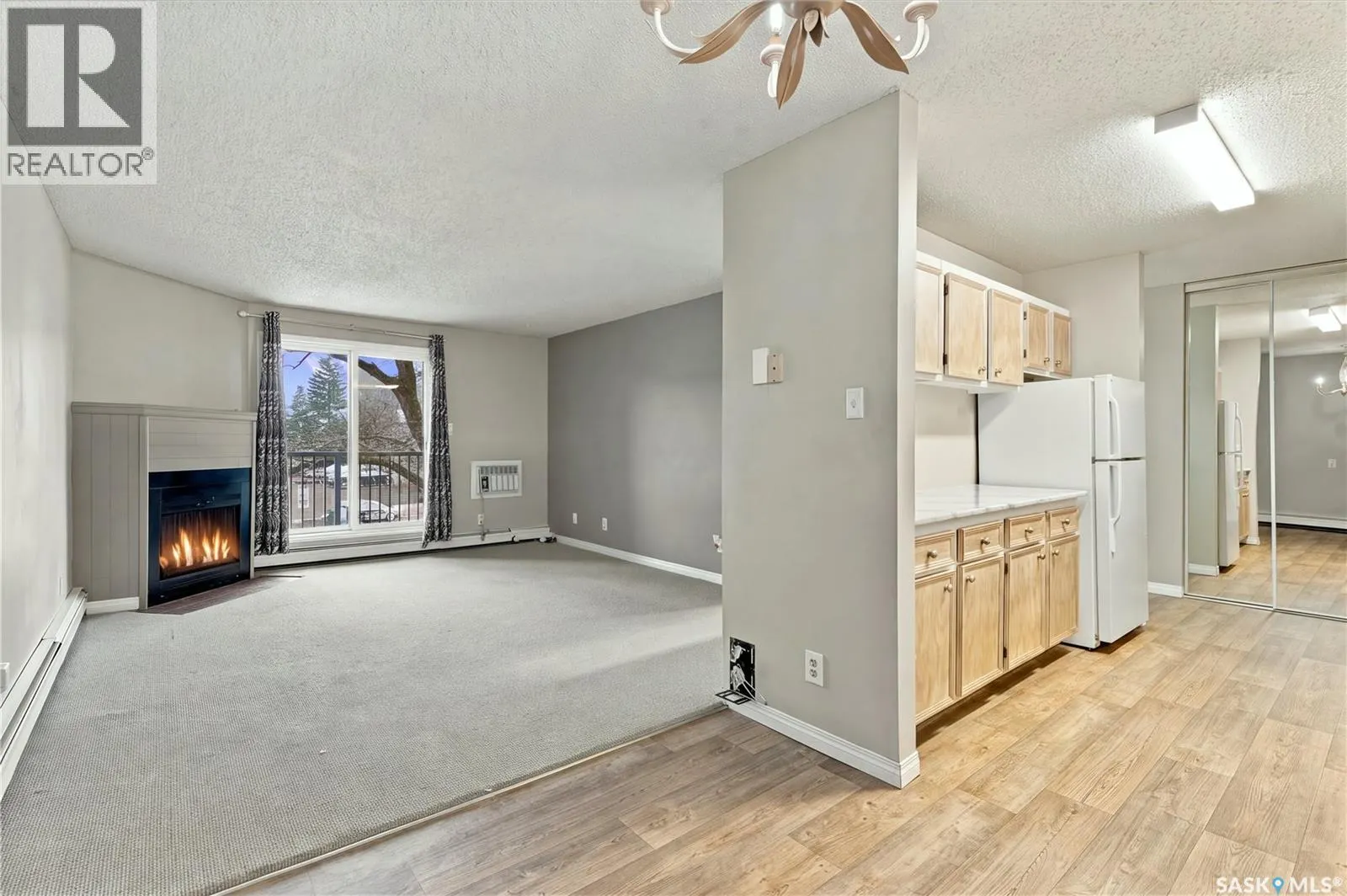 202B 4040 8th STREET E
