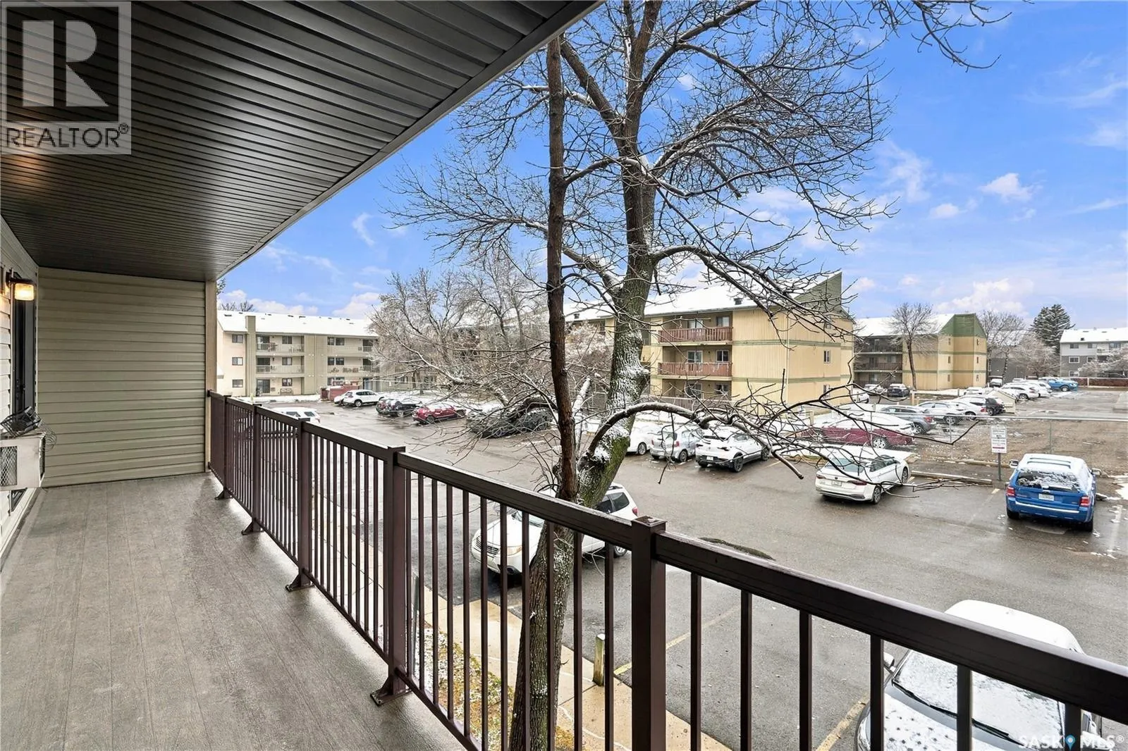 202B 4040 8th STREET E