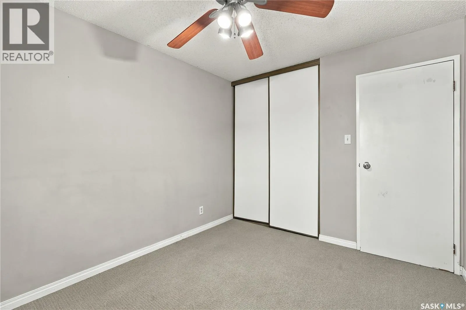 202B 4040 8th STREET E