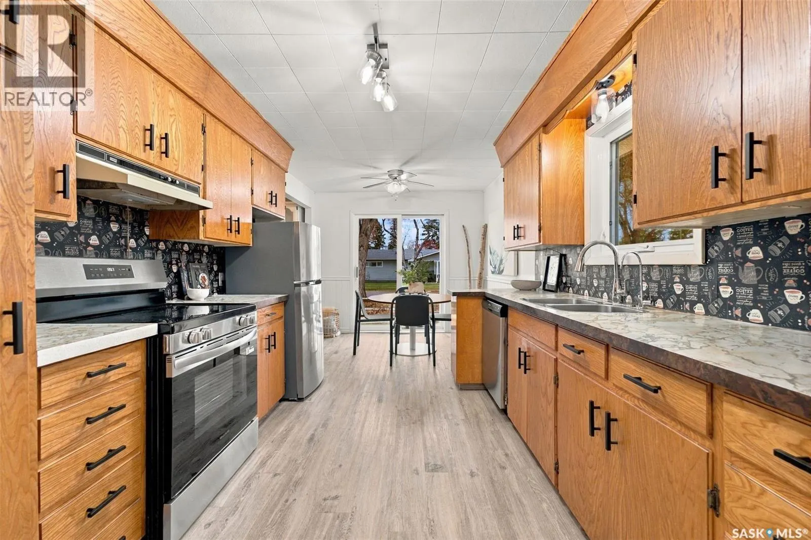 114 2 STREET E