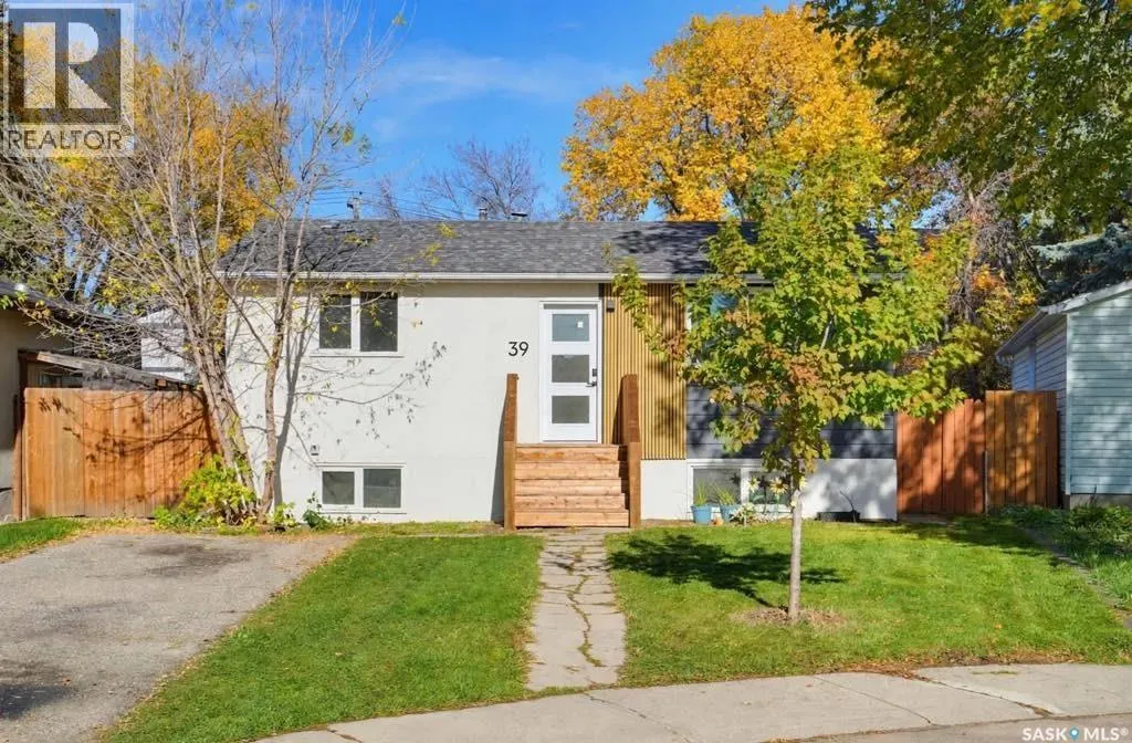 39 Trident CRESCENT