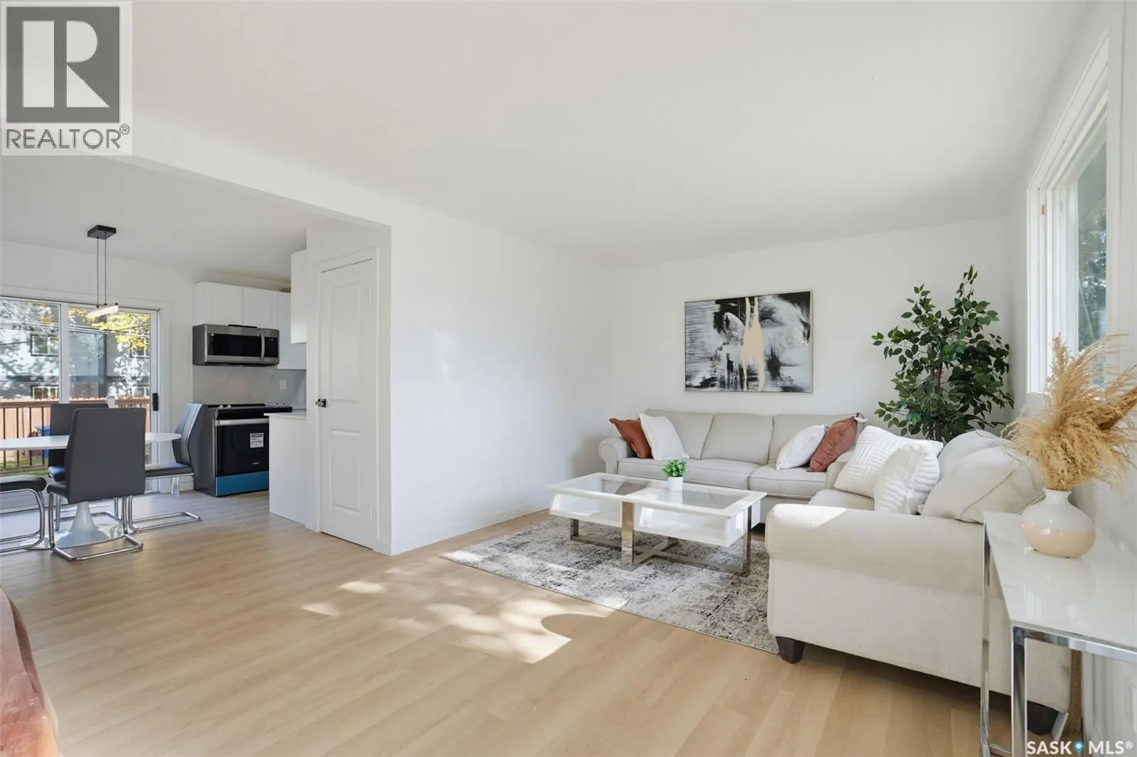 39 Trident CRESCENT