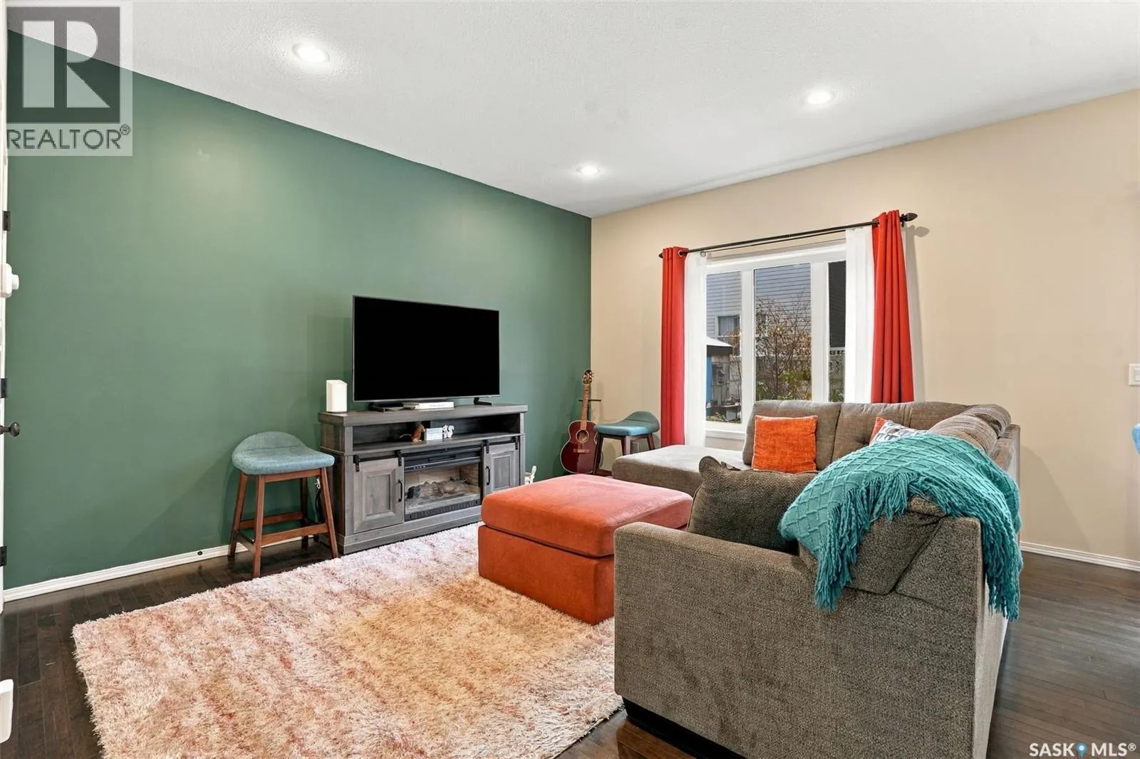 724 150 Langlois WAY