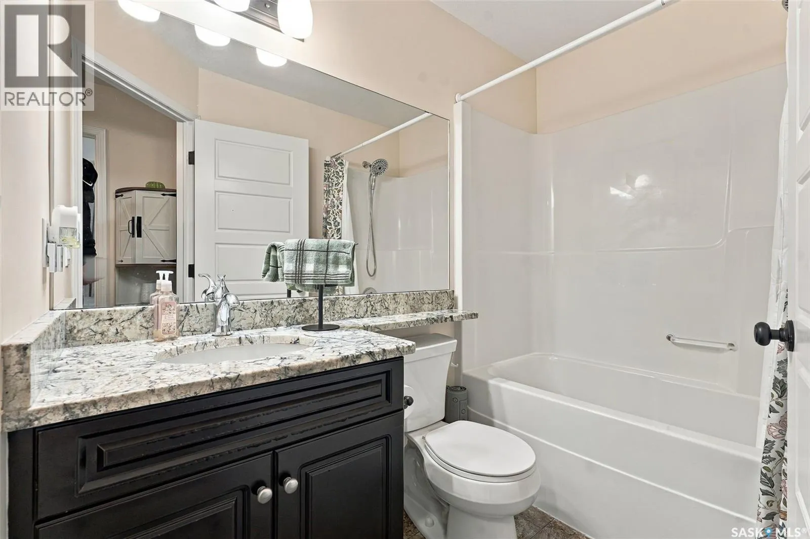 724 150 Langlois WAY