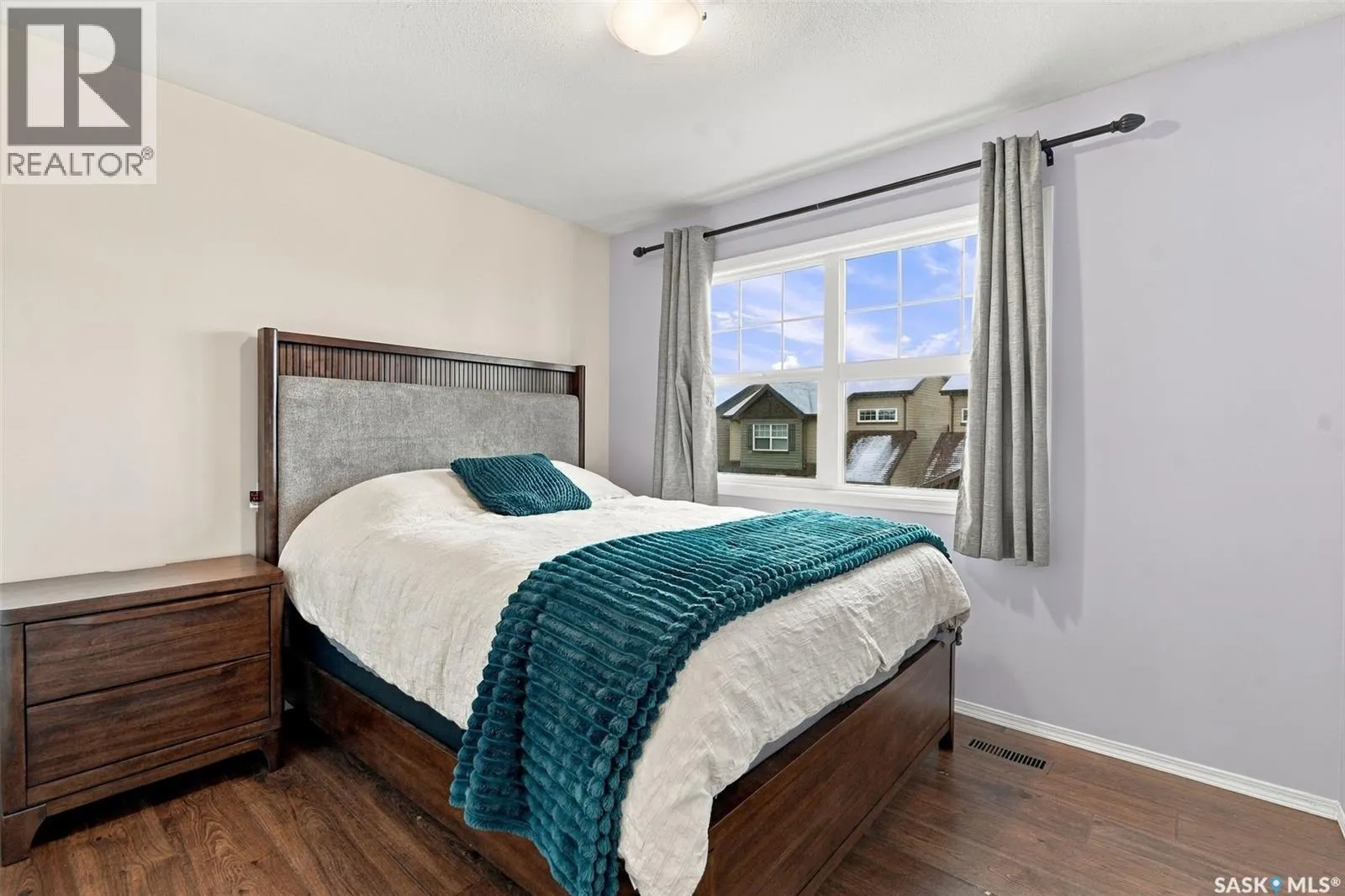 724 150 Langlois WAY