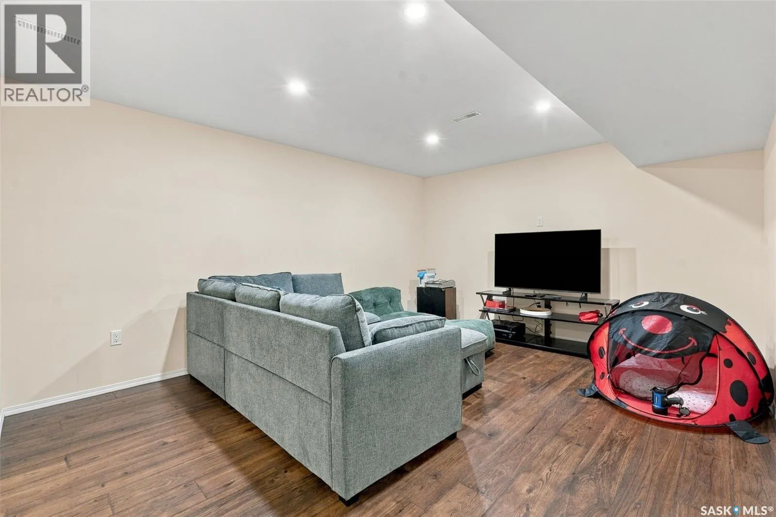724 150 Langlois WAY