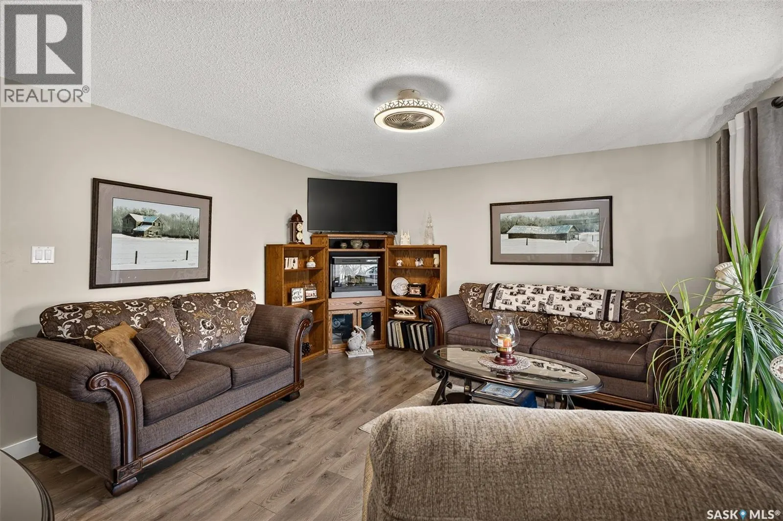 1056 Simcoe STREET