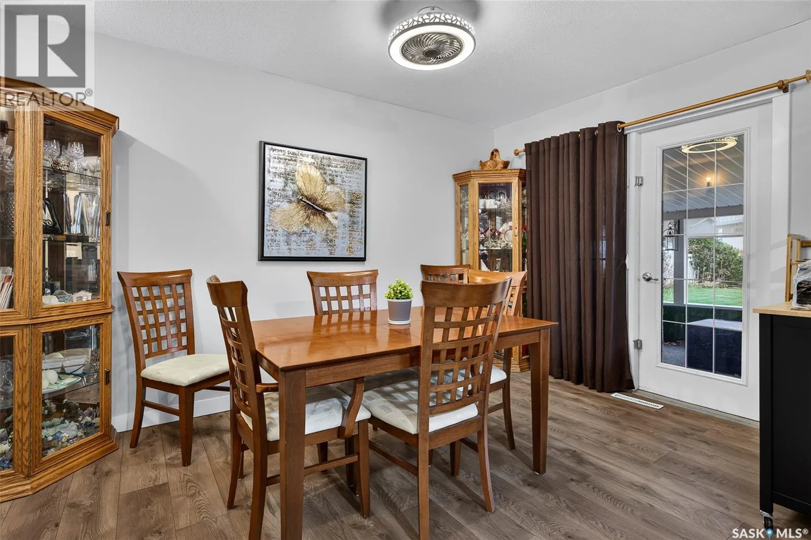 1056 Simcoe STREET