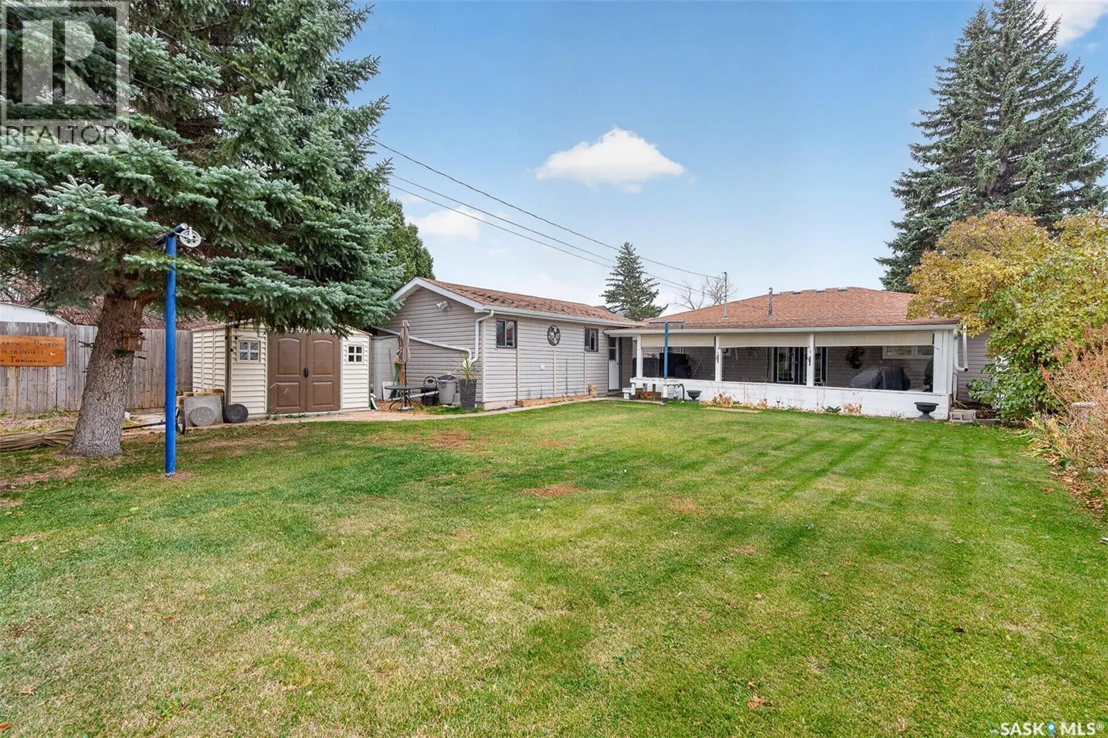 1056 Simcoe STREET
