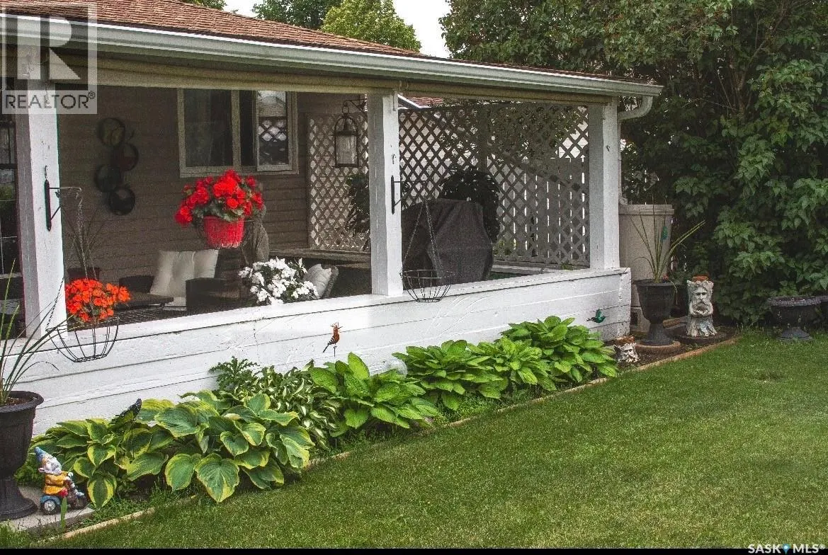 1056 Simcoe STREET