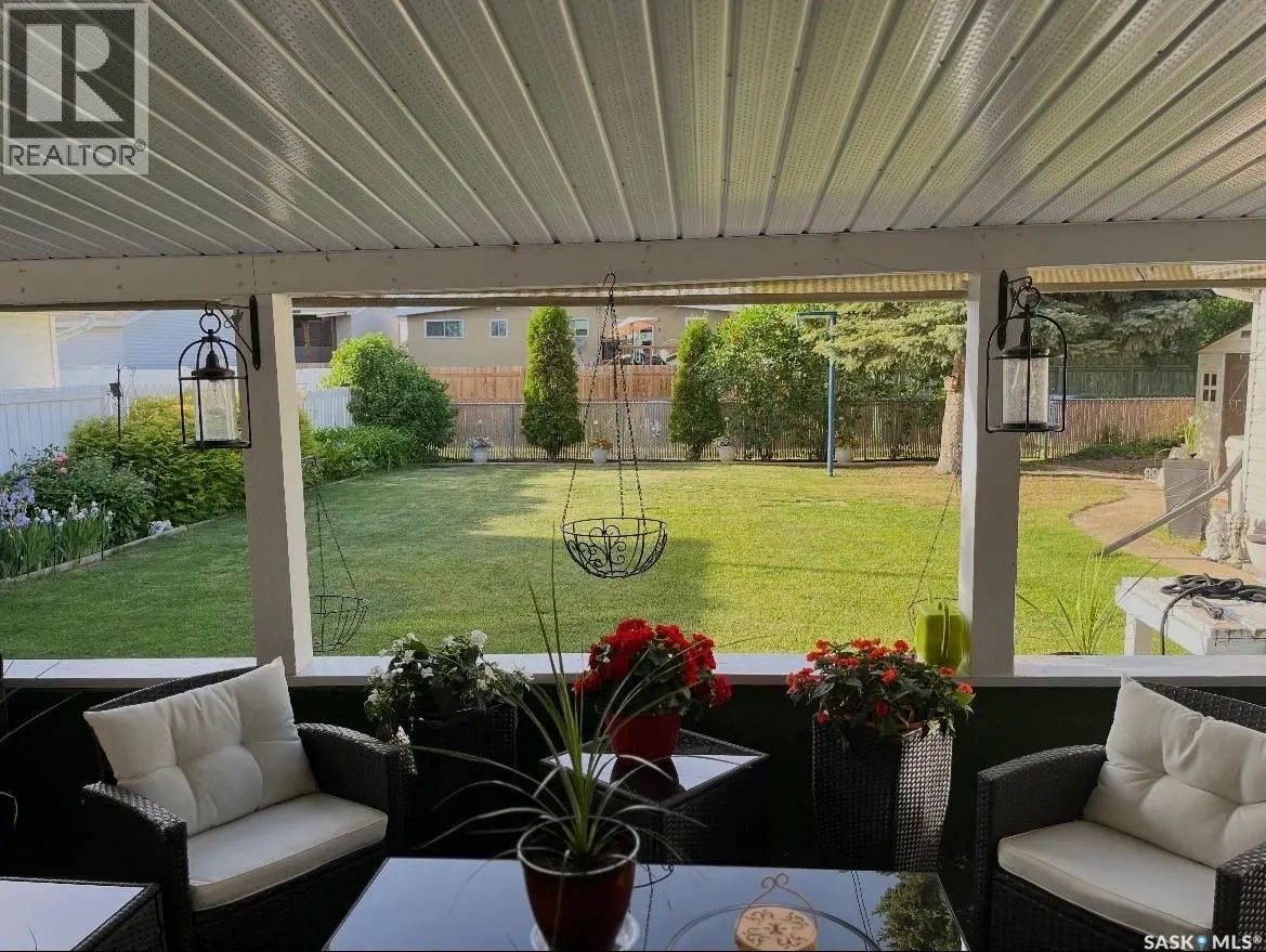 1056 Simcoe STREET