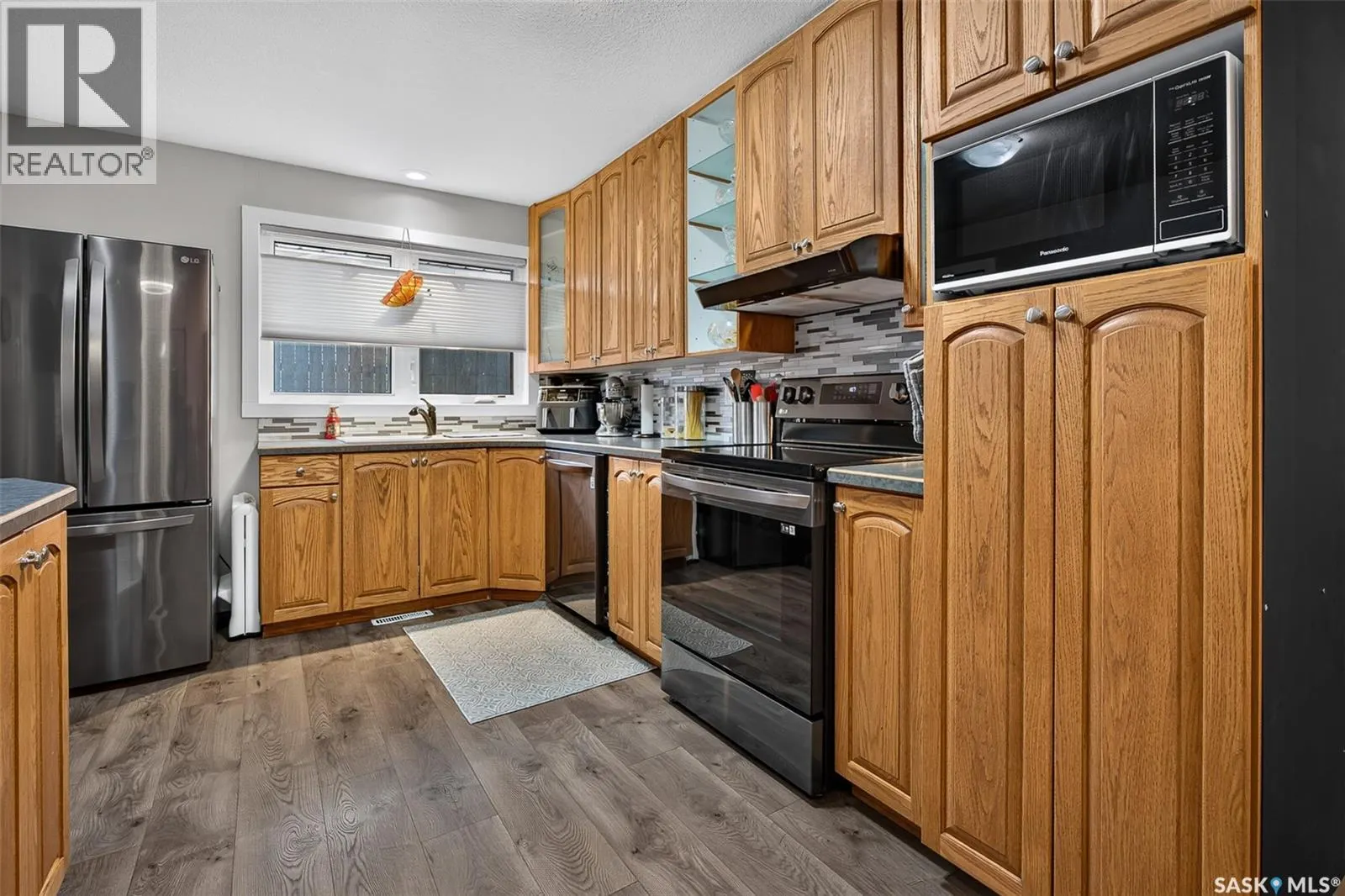 1056 Simcoe STREET