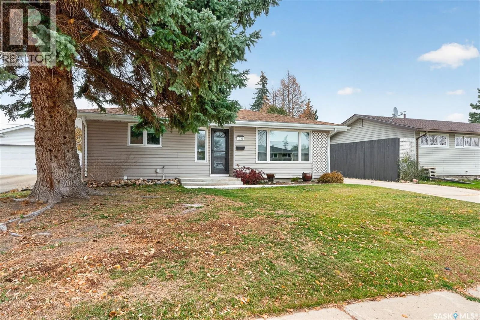 1056 Simcoe STREET