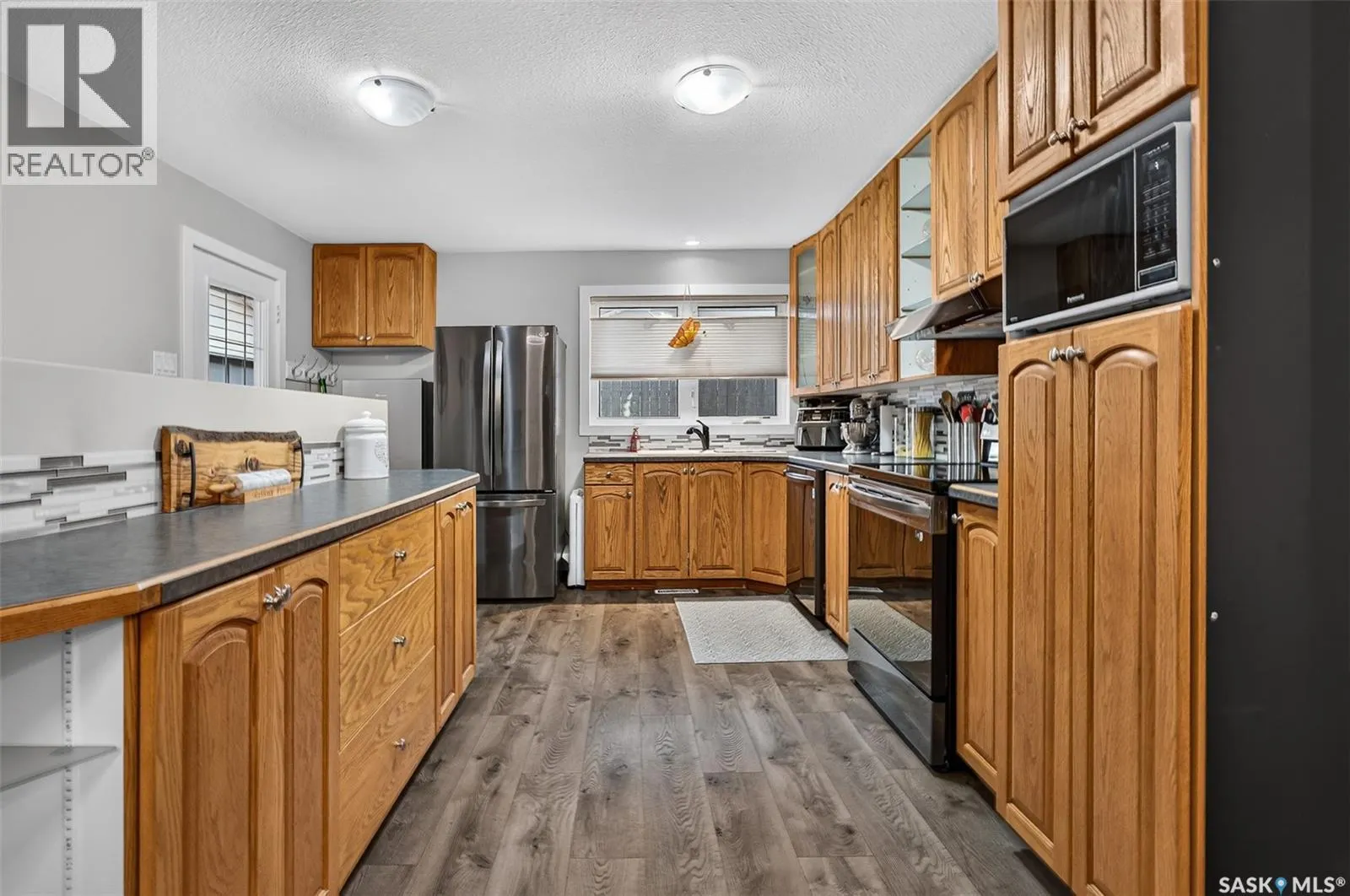 1056 Simcoe STREET