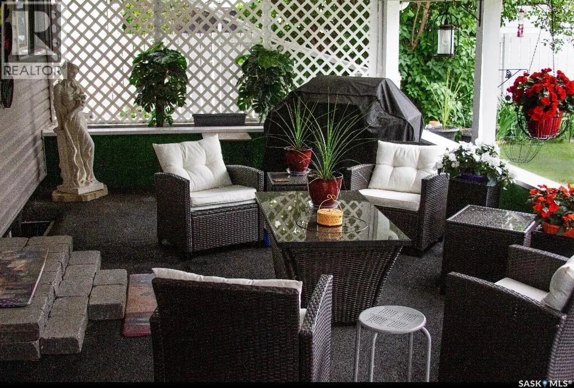 1056 Simcoe STREET