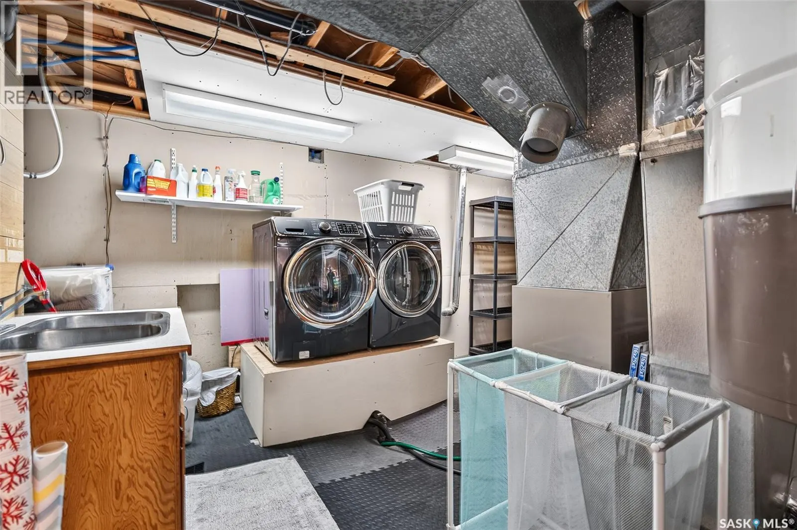 1056 Simcoe STREET