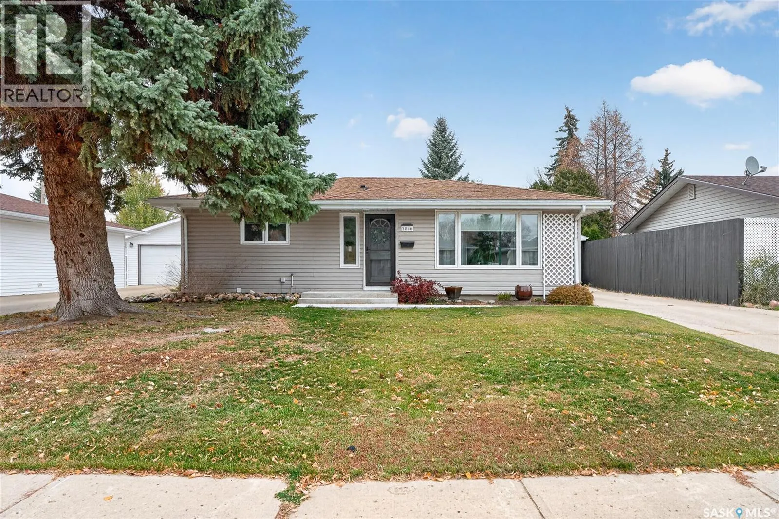 1056 Simcoe STREET