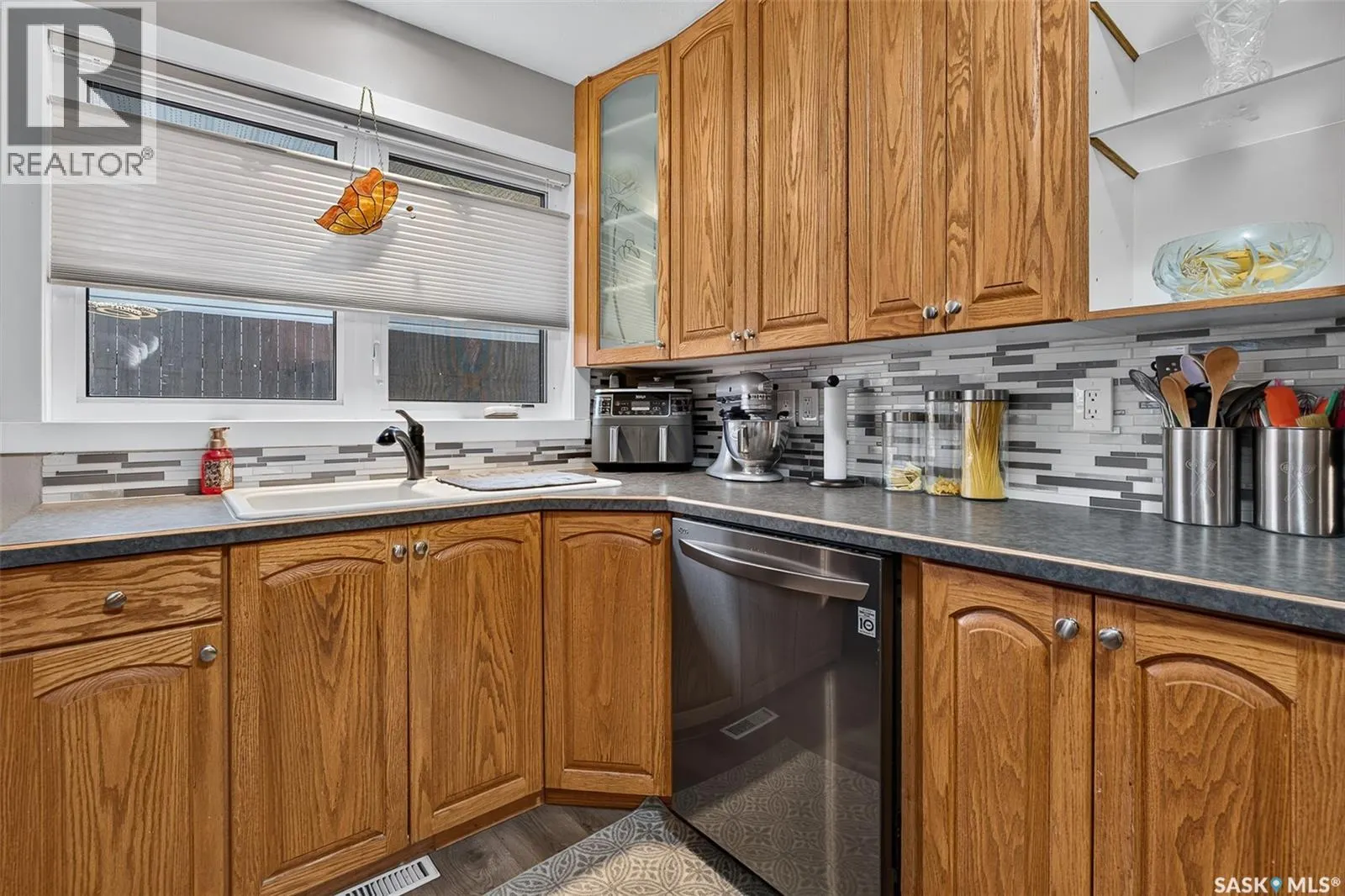 1056 Simcoe STREET