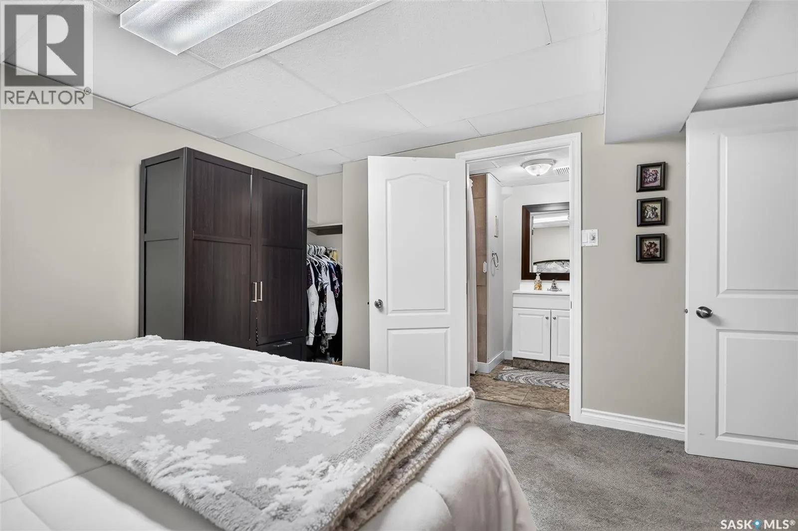1056 Simcoe STREET
