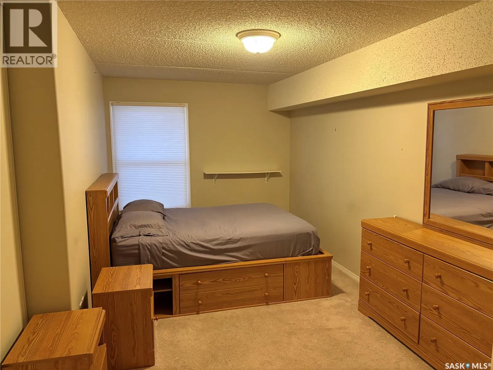 305 122 Government ROAD NE